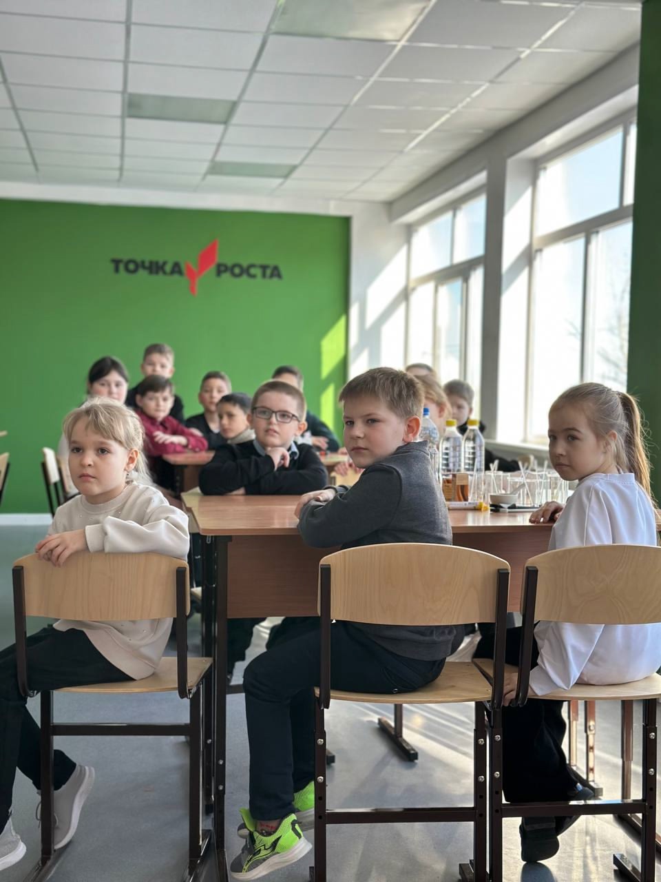Сегодня для обучающихся начальных классов была проведена &amp;quot;Физико-химическая лаборатория&amp;quot; в центре образования естественно-научной направленности &amp;quot;Точка роста&amp;quot;.